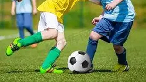 “WTT乒乓球总决赛：王楚钦激战对手展现冷静，胜负观淡然”